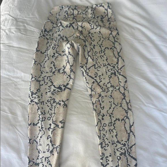 All Fenix White Python Snakeskin Printed Leggings Workout Gym High Rise XS - Picture 3 of 4